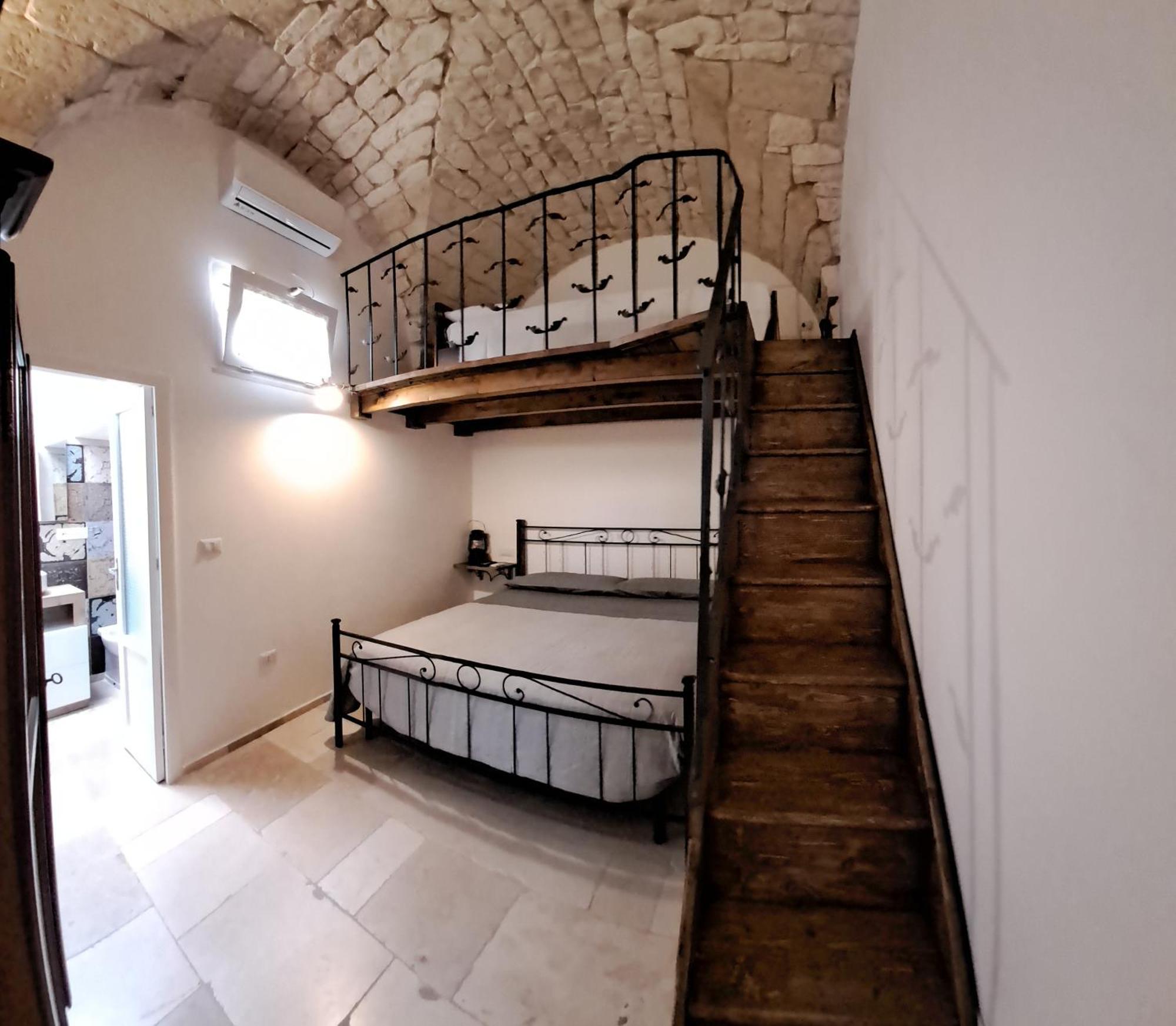 Hotel Petrakis House Ostuni Exterior foto